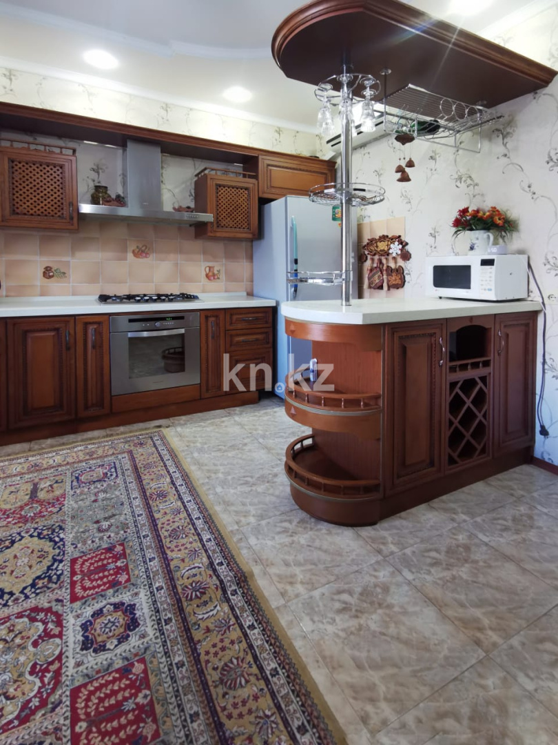 Продажа 5-комнатного дома, 205 м², ул. Сокольского в Алматы - фото 2