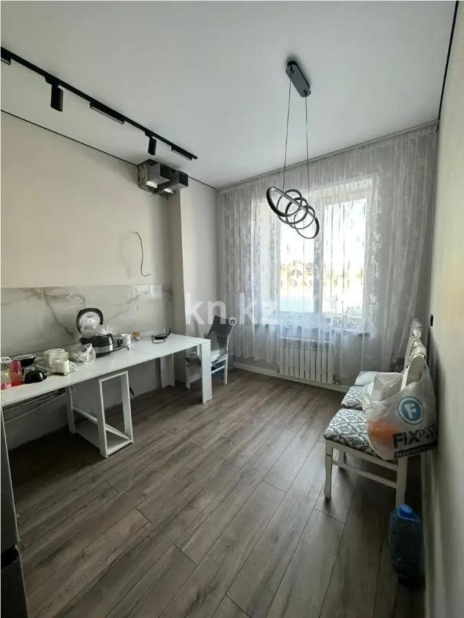 Продажа 3-комнатной квартиры, 80 м² - Продажа трехкомнатных квартир в кирпичном доме в Караганде фото 3 из 33