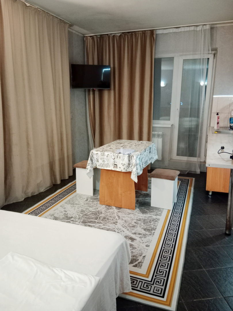 Аренда 2-комнатной квартиры посуточно, 46 м², ул. Казахстан, дом  104 - Аренда жилой и коммерческой недвижимости в Усть-Каменогорске фото 1 из 6