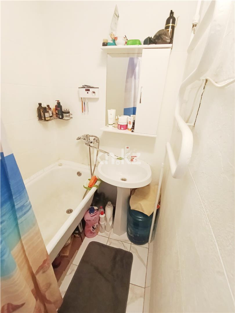 Продажа 2-комнатной квартиры, 48 м², мкр-н 23 в Караганде - фото 9