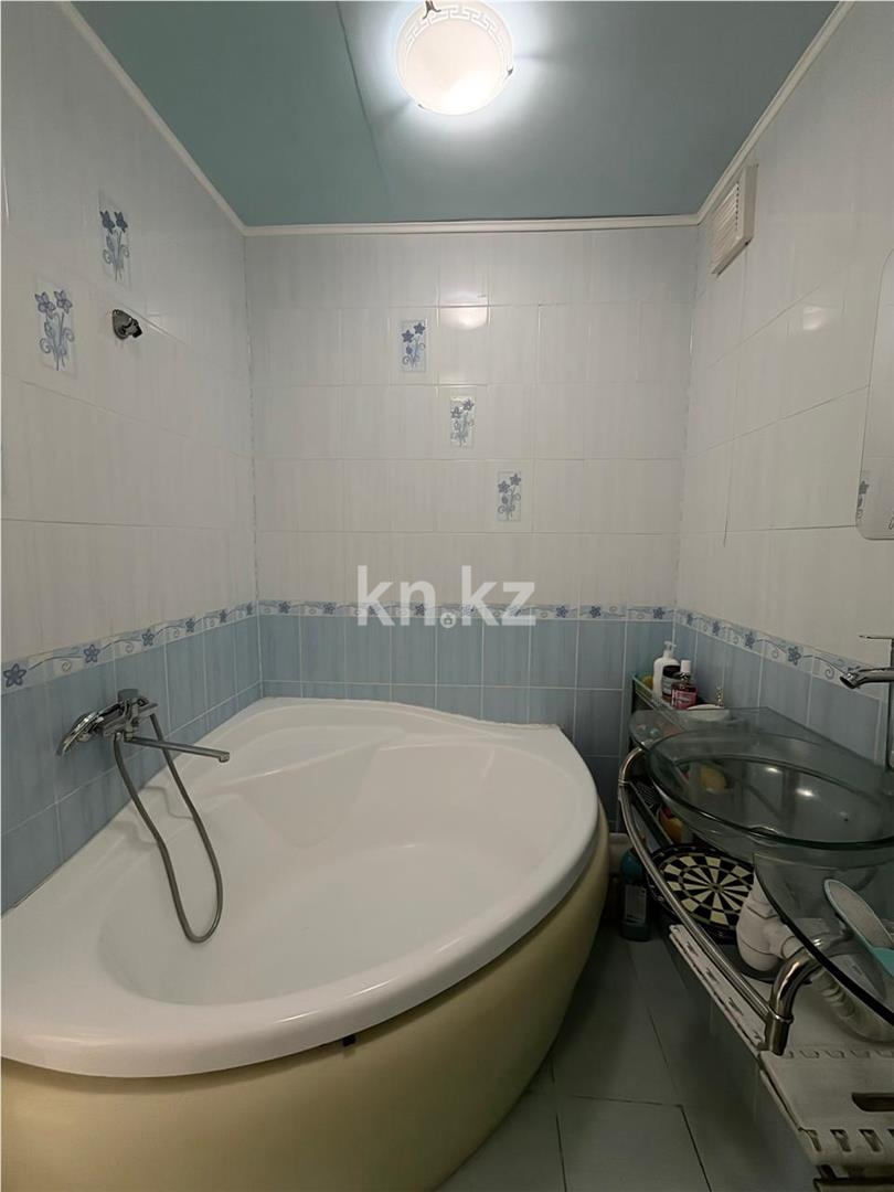 Продажа 3-комнатной квартиры, 76 м² в Караганде - фото 13