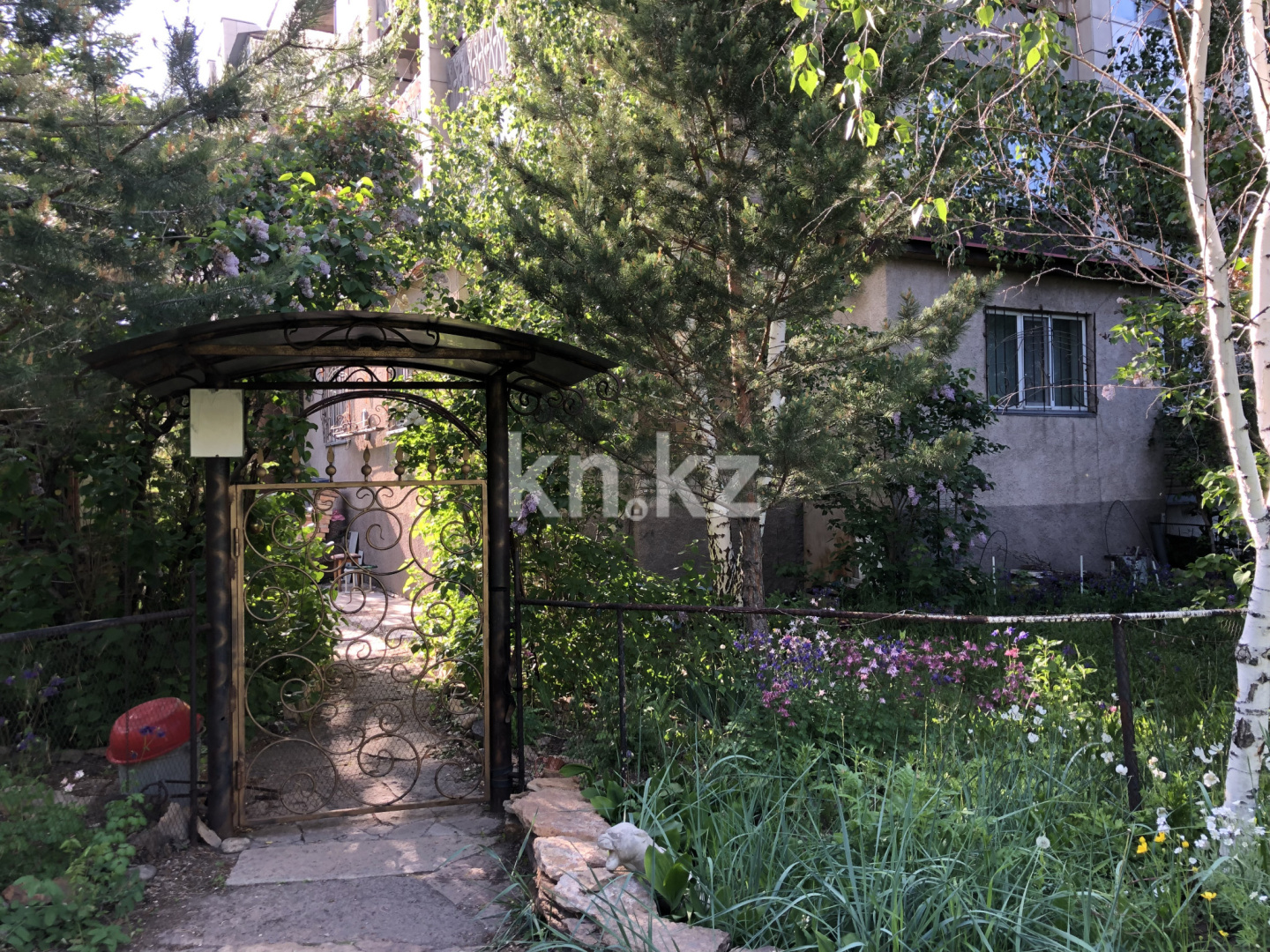 Продажа 3-комнатной квартиры, 85 м², ул. Аманжолова, дом  43 в Караганде - фото 2