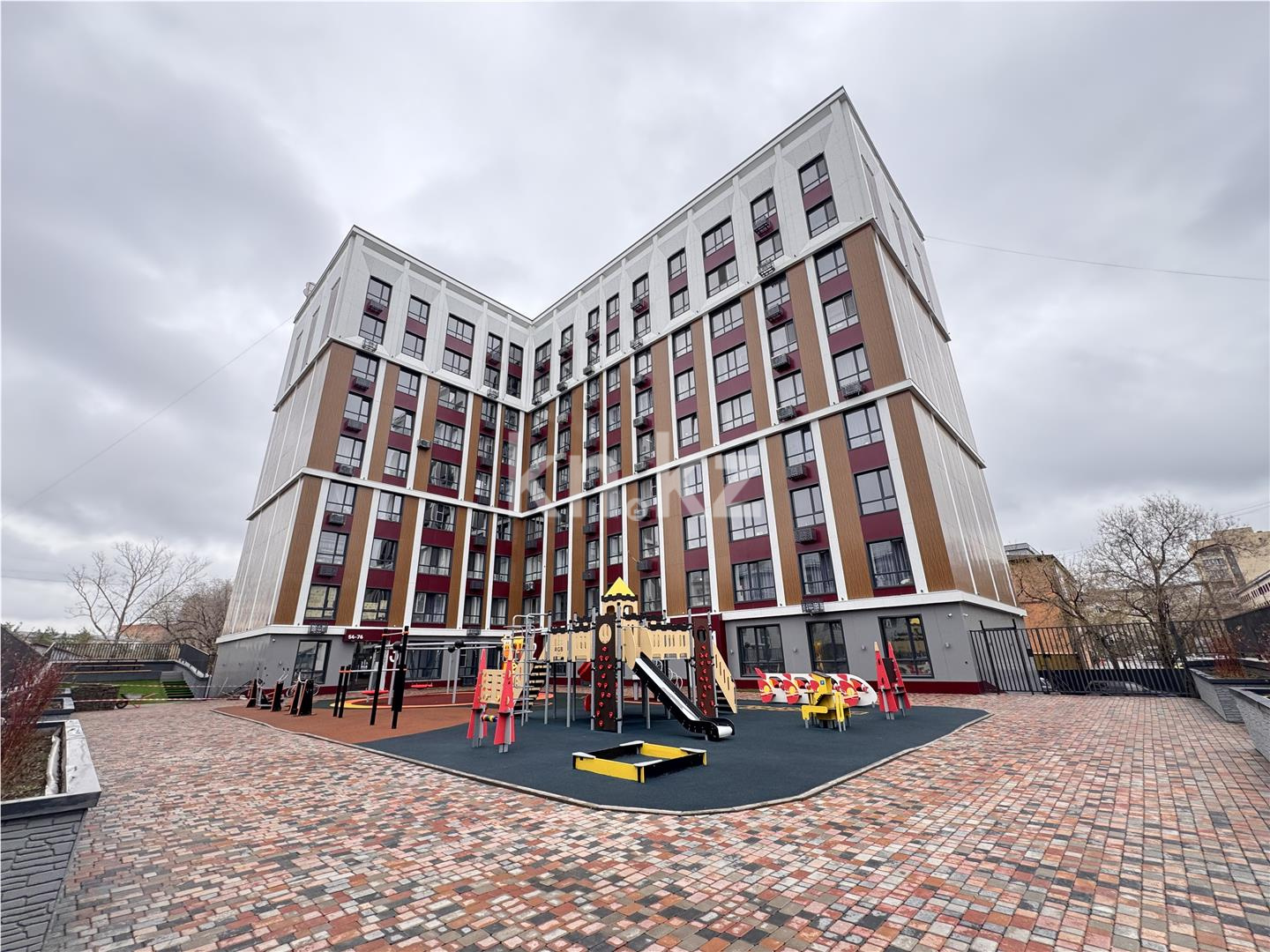 Продажа 4-комнатной квартиры, 99 м² - Продажа квартир в районе Город в Караганде фото 1 из 18