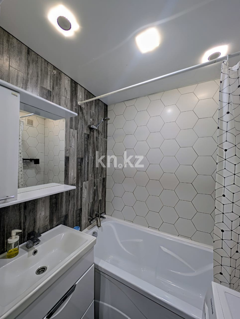 Продажа 3-комнатной квартиры, 63 м² - Продажа жилой и коммерческой недвижимости в Уральске фото 15 из 18