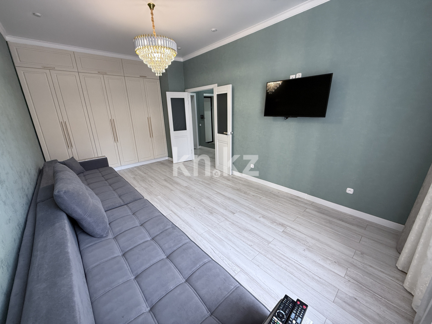 Продажа 1-комнатной квартиры, 40 м², ул. Дюсембекова, дом  83/2 - Продажа квартир в Казахстане фото 1 из 27
