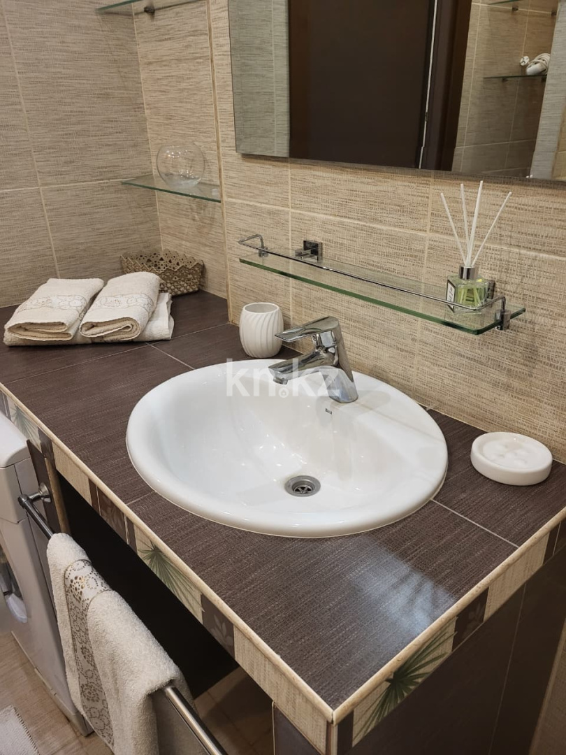 Аренда 2-комнатной квартиры, 50 м², ул. Ходжанова, дом  76 - пр. Аль-Фараби - Аренда квартир помесячно в Алматы с фото фото 19 из 36