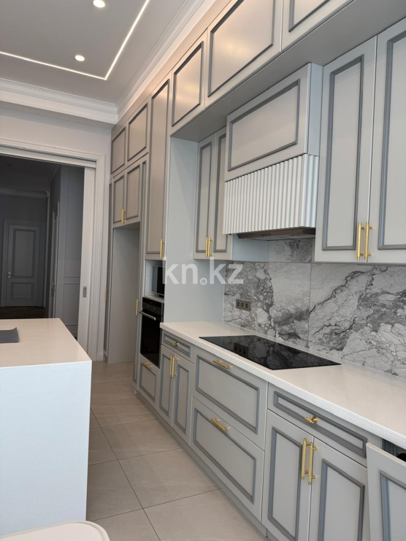 Продажа 4-комнатной квартиры, 230 м² в Алматы