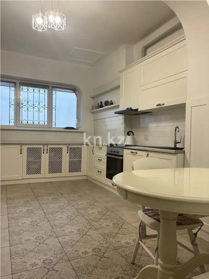 Продажа 4-комнатной квартиры, 102 м² в Алматы
