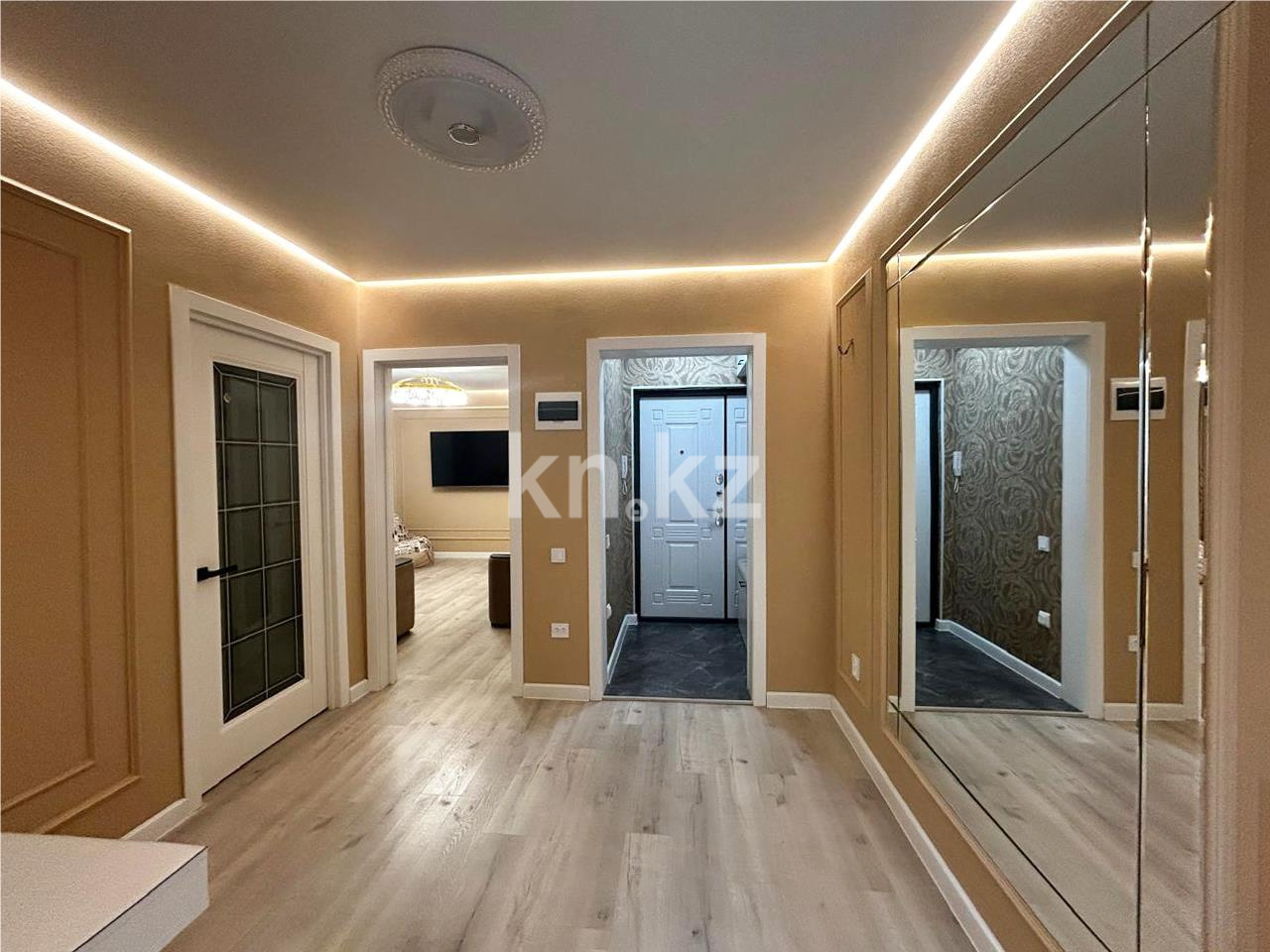 Продажа 5-комнатной квартиры, 96 м², мкр-н Голубые Пруды - Продажа  пятикомнатных квартир в Караганде фото 18 из 20