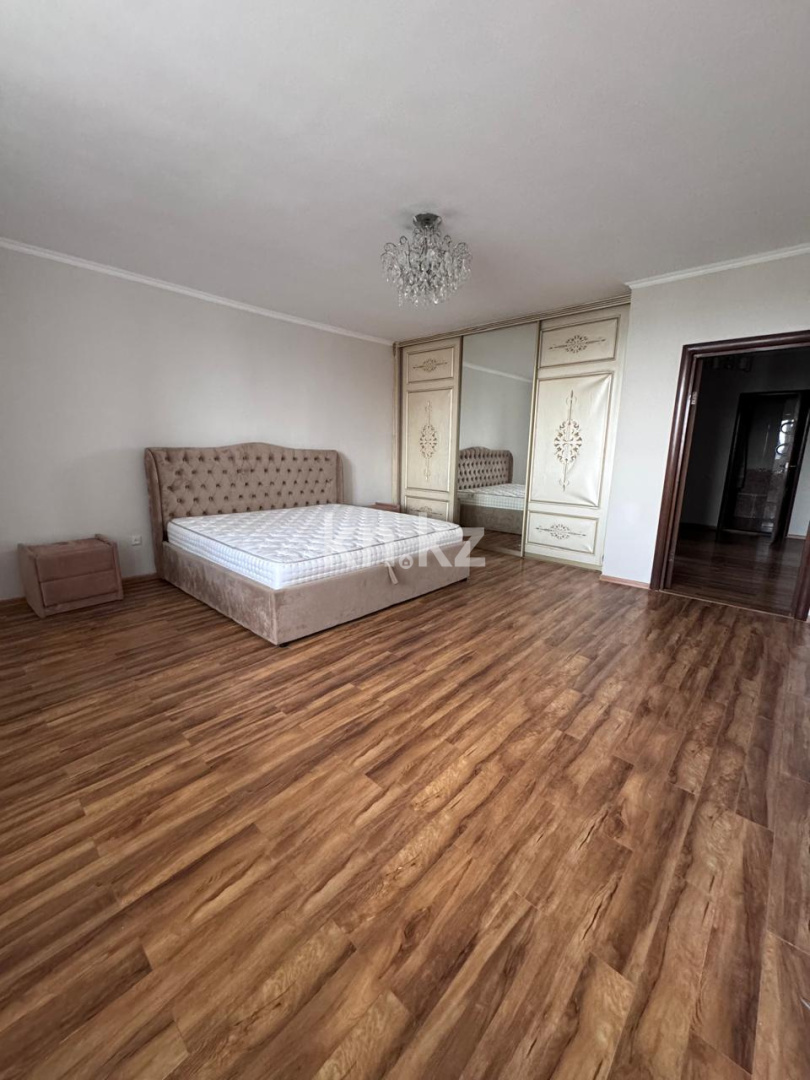 Продажа 3-комнатной квартиры, 131 м², ул. Кенесары, дом  52 - Продажа квартир в новостройках Астаны без посредников фото 1 из 21