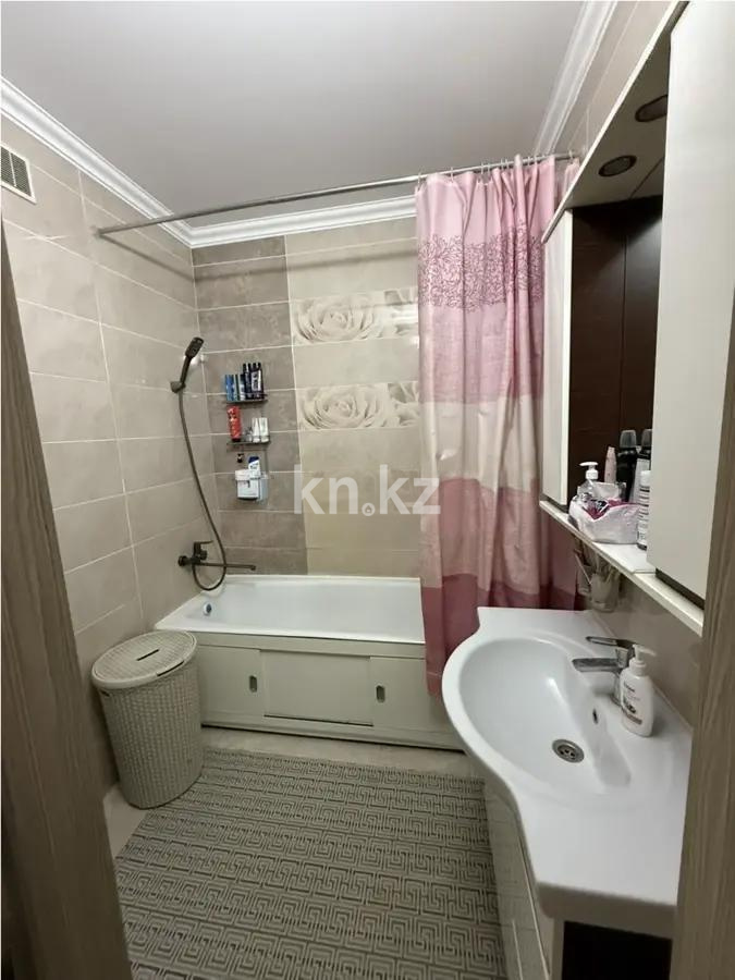 Продажа 3-комнатной квартиры, 82 м², ул. Утеген батыра, дом  17/3 в Алматы - фото 5