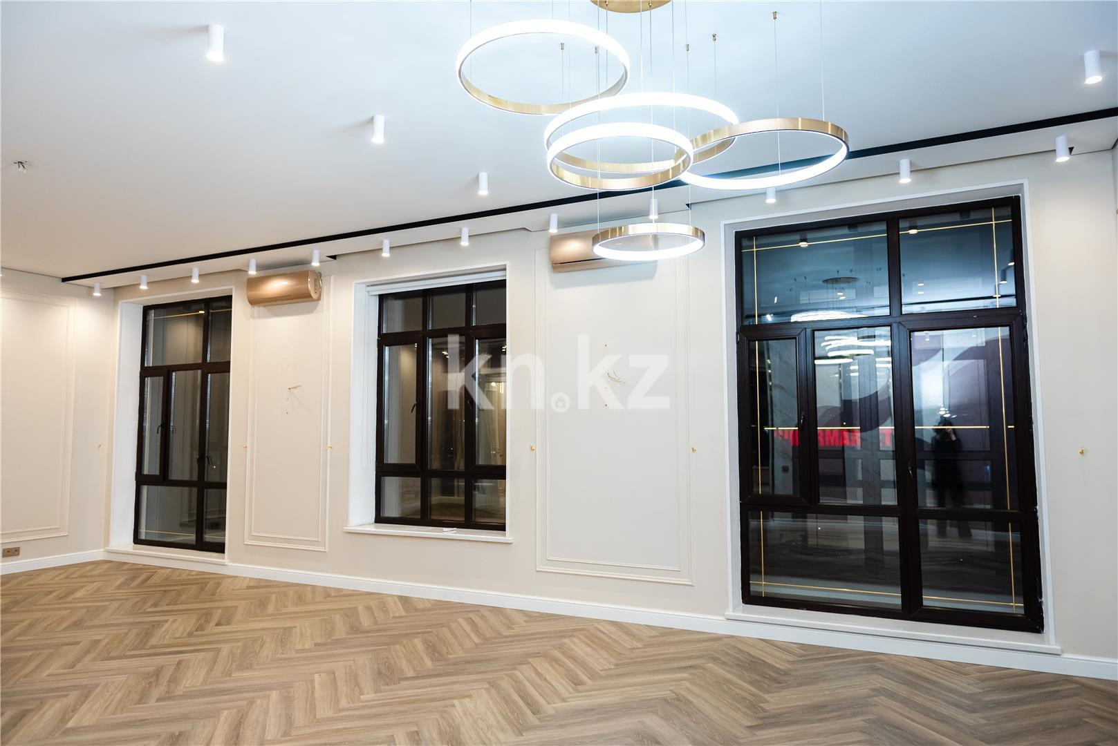 Продажа 6-комнатной квартиры, 345 м², ул. Муканова, дом  53 - Продажа  пятикомнатных квартир в Караганде фото 4 из 58