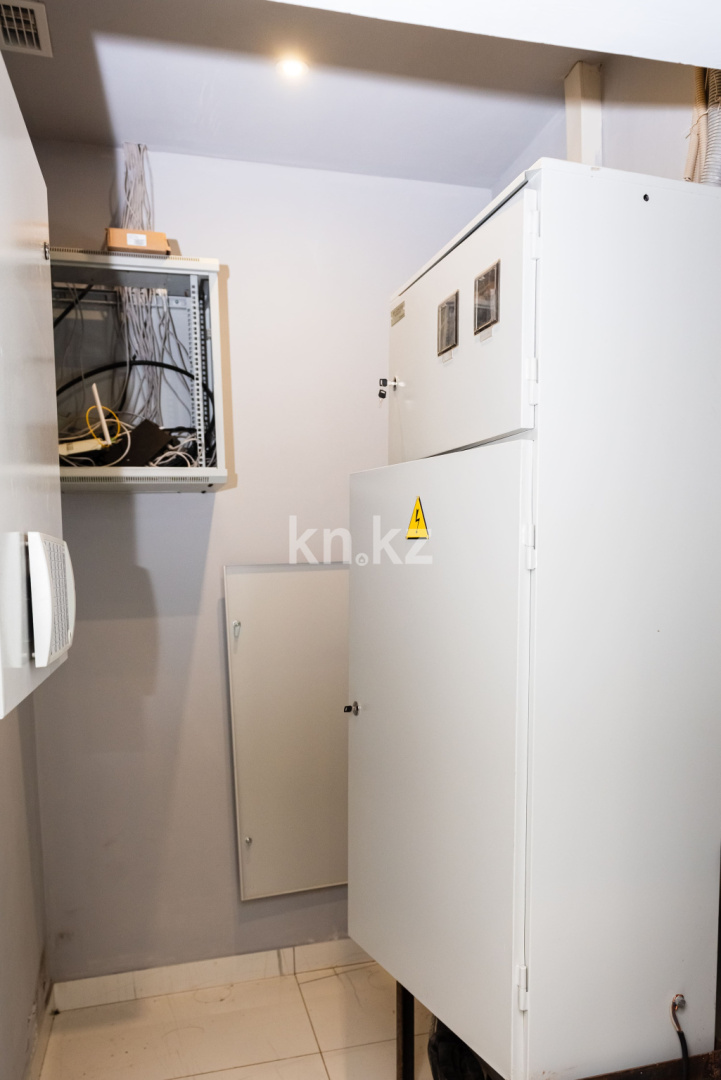 Продажа , 300 м², ул. Муканова, дом  53 - Продажа офисных и торговых помещений в Караганде фото 26 из 34