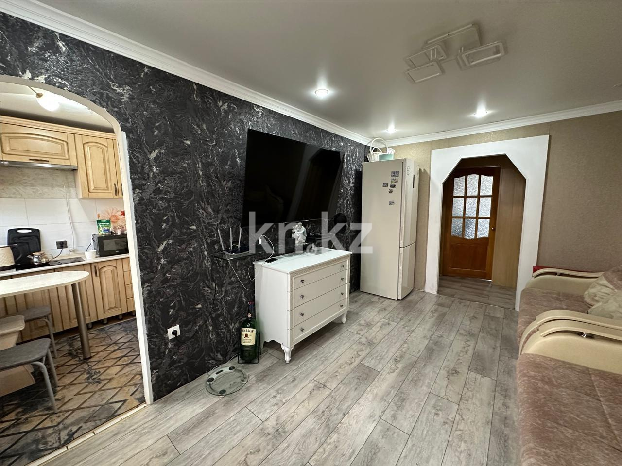 Продажа 2-комнатной квартиры, 43 м², мкр-н 23 в Караганде - фото 2