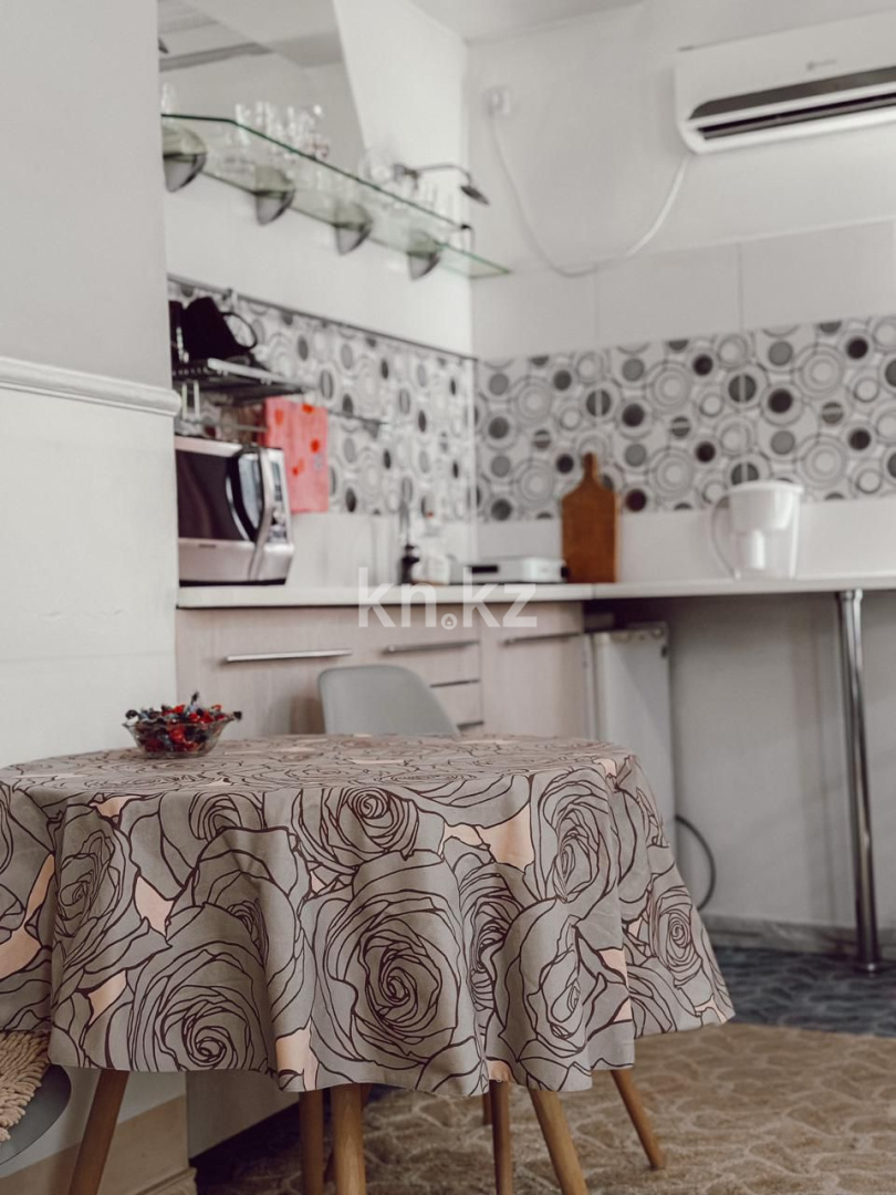 Аренда 1-комнатной квартиры посуточно, 48 м², ул. Ермекова, дом  50 - Аренда  однокомнатных квартир посуточно в Караганде фото 3 из 7