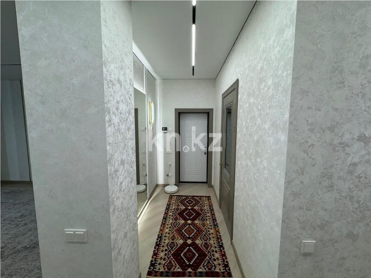 Продажа 3-комнатной квартиры, 97 м², ул. Букетова, дом  3/2 в Караганде - фото 16