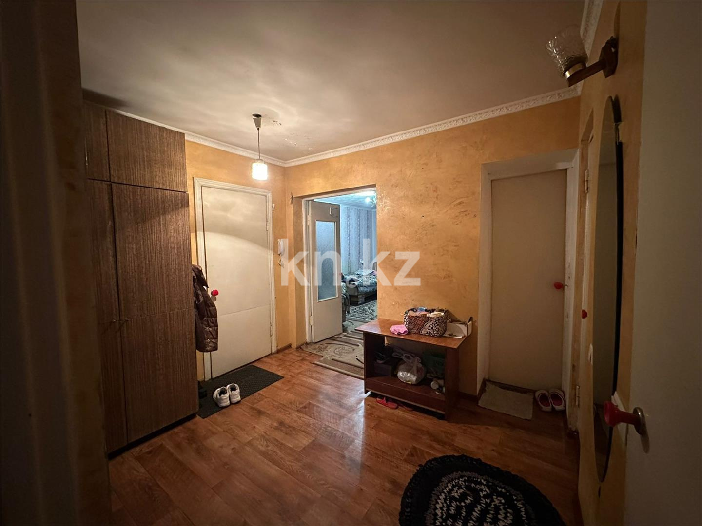 Продажа 3-комнатной квартиры, 58 м², ул. Аманжолова - Продажа квартир в Караганде фото 2 из 10