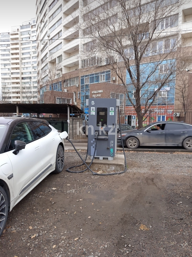 Аренда 3-комнатной квартиры, 123 м² - Аренда трехкомнатных квартир помесячно в Алматы фото 39 из 40