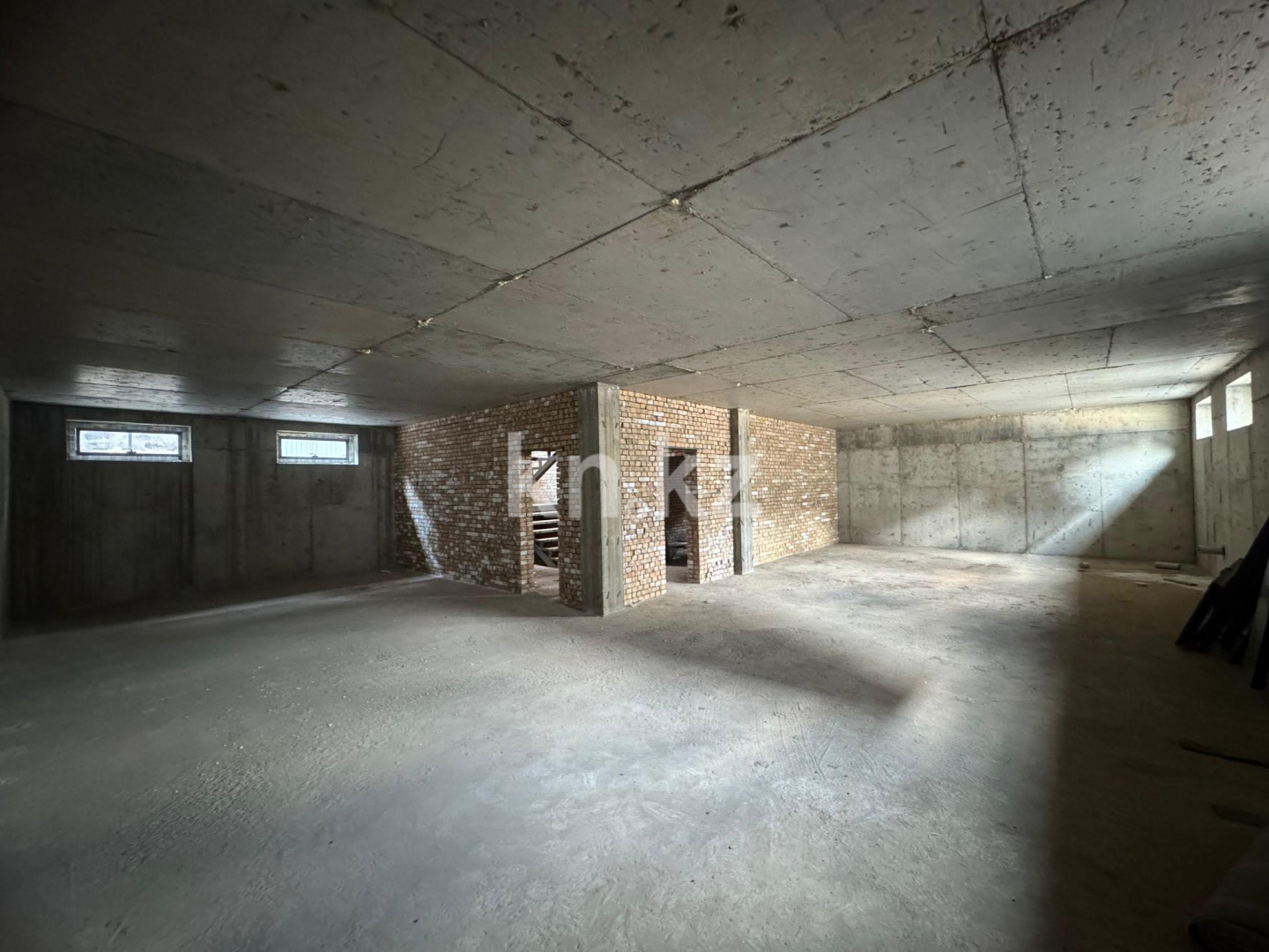 Продажа , 659 м², Комарова, дом  3 - ул. Ходжанова - Продажа зданий в Алматы фото 2 из 12