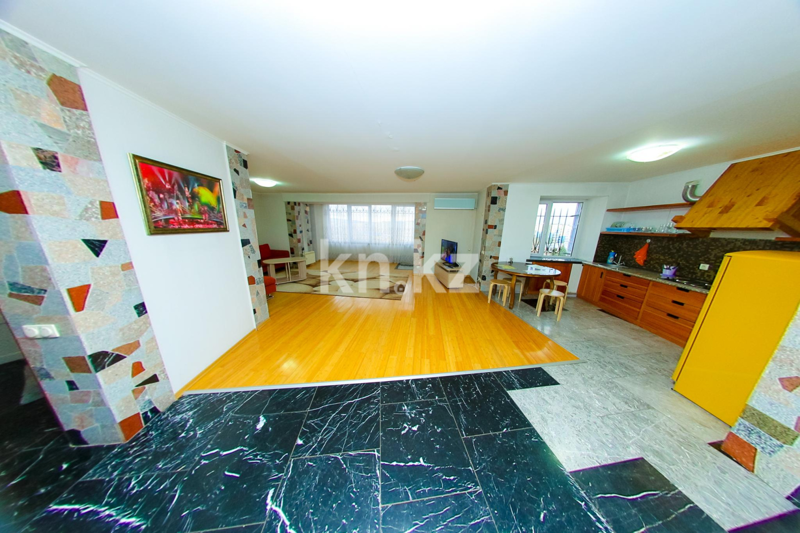 Аренда 2-комнатной квартиры посуточно, 70 м², ул. Крылова, дом  66 в Усть-Каменогорске - фото 5