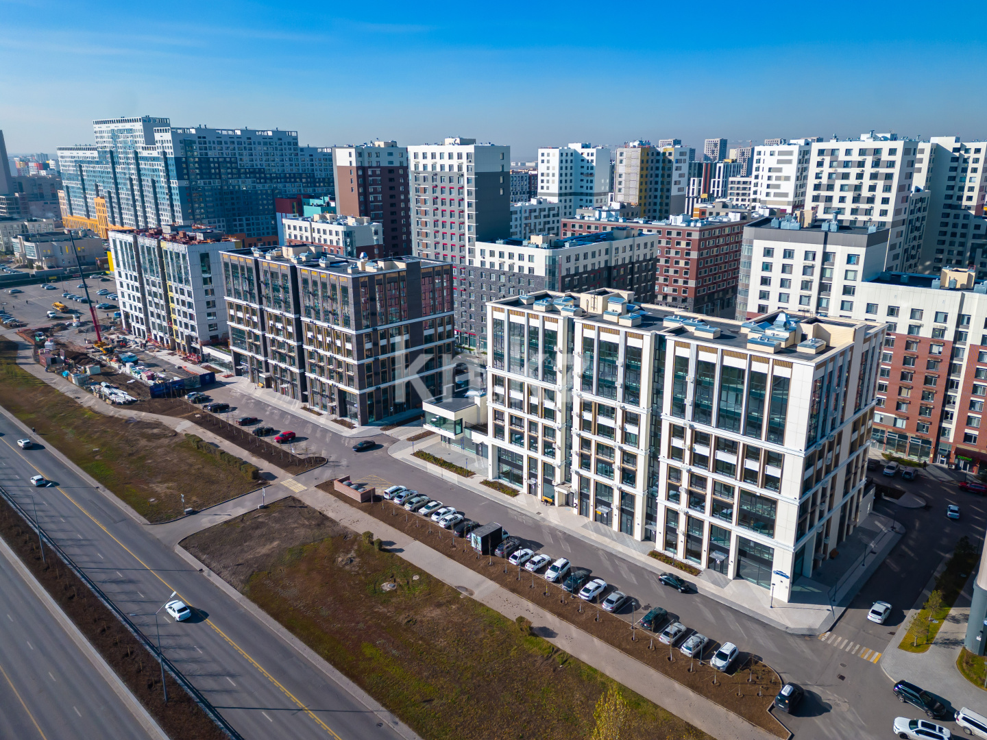 Продажа 2-комнатной квартиры, 72.93 м², пр. Туран, дом  43б в Астане - фото 4