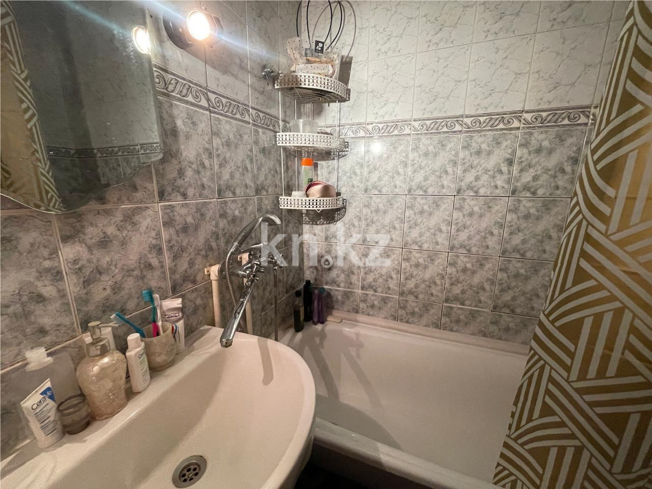 Продажа 3-комнатной квартиры, 72 м², ул. Сатыбалдина - Продажа квартир в Караганде фото 14 из 21