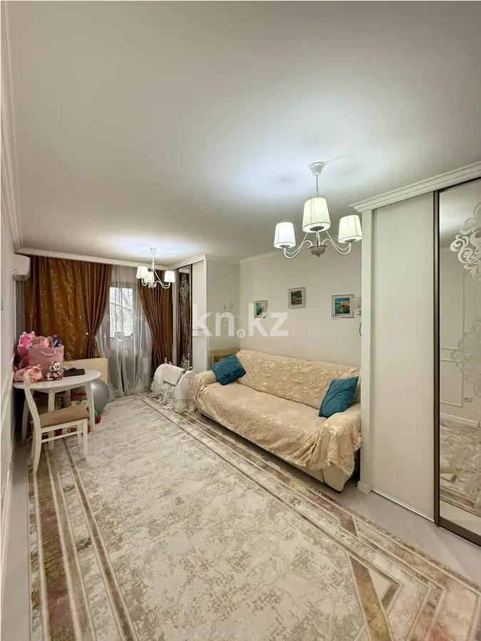 Продажа 2-комнатной квартиры, 43 м², 8 мкр., дом  9 в Алматы - фото 2