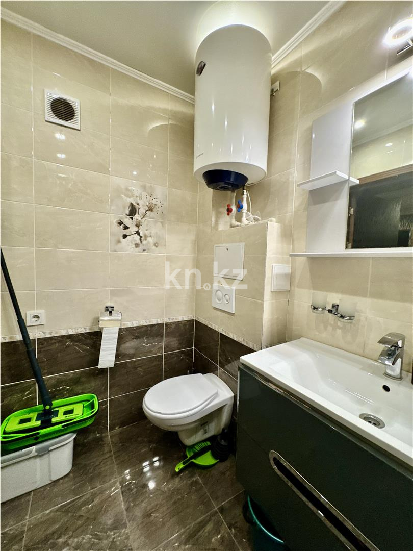 Продажа 4-комнатной квартиры, 93 м², ул. Аманжолова, дом  71 - Продажа  четырехкомнатных квартир в Караганде фото 30 из 35