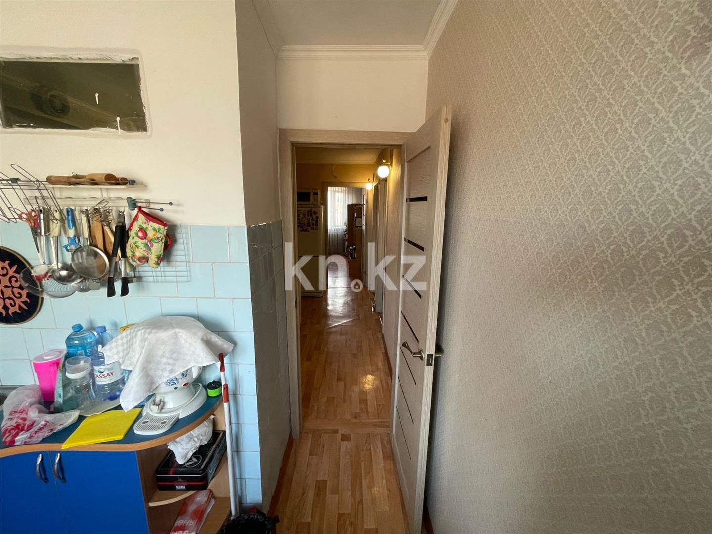 Продажа 3-комнатной квартиры, 62 м², ул. Муканова в Караганде - фото 8