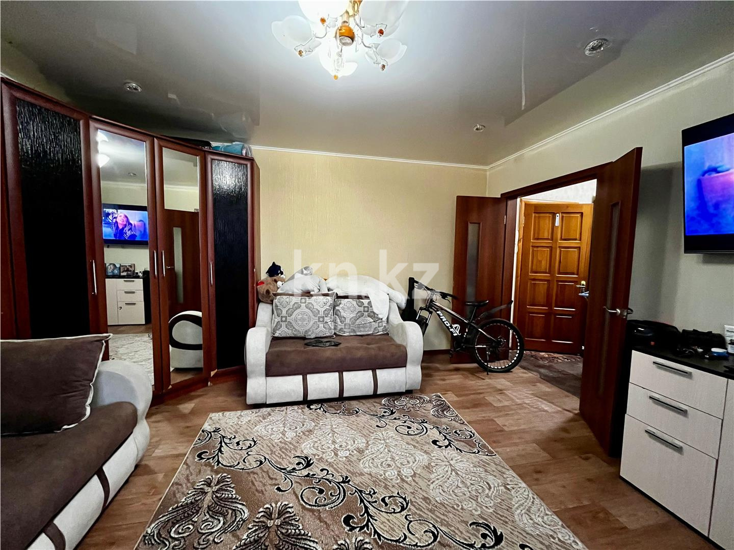 Продажа 2-комнатной квартиры, 50 м², мкр-н 19 в Караганде - фото 3