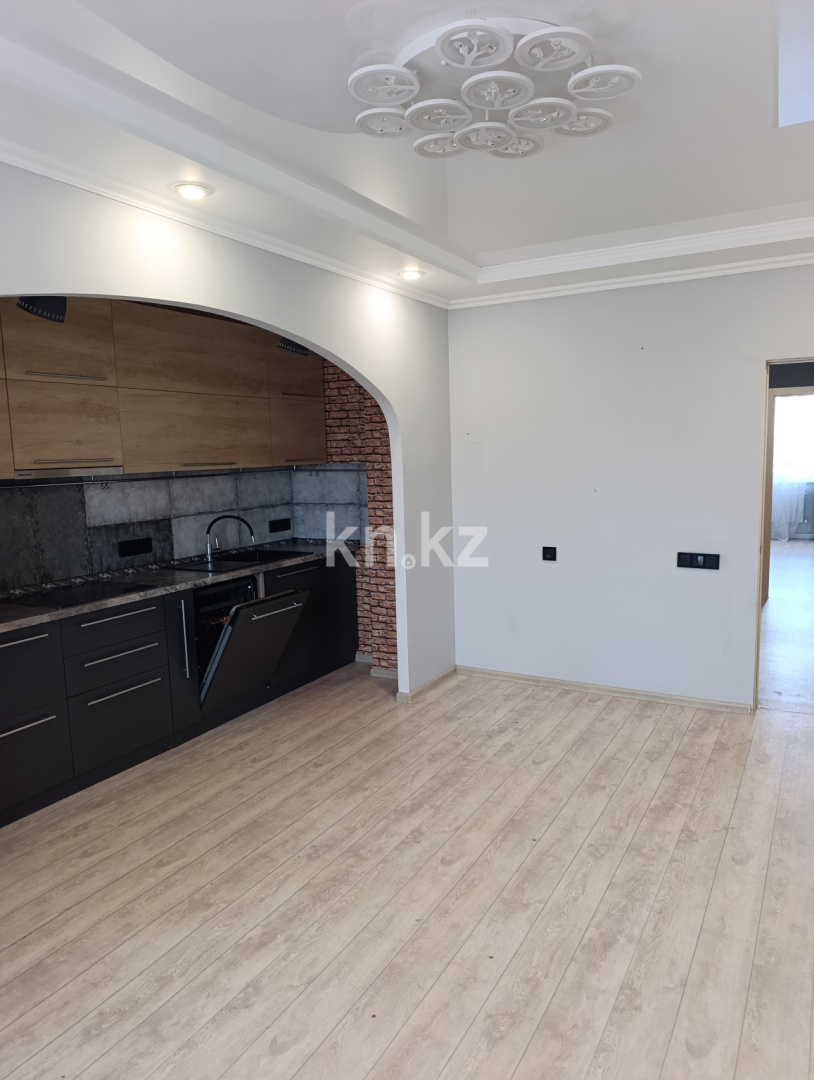 Продажа 2-комнатной квартиры, 61 м² - Продажа квартир в Караганде - страница 2 фото 2 из 18