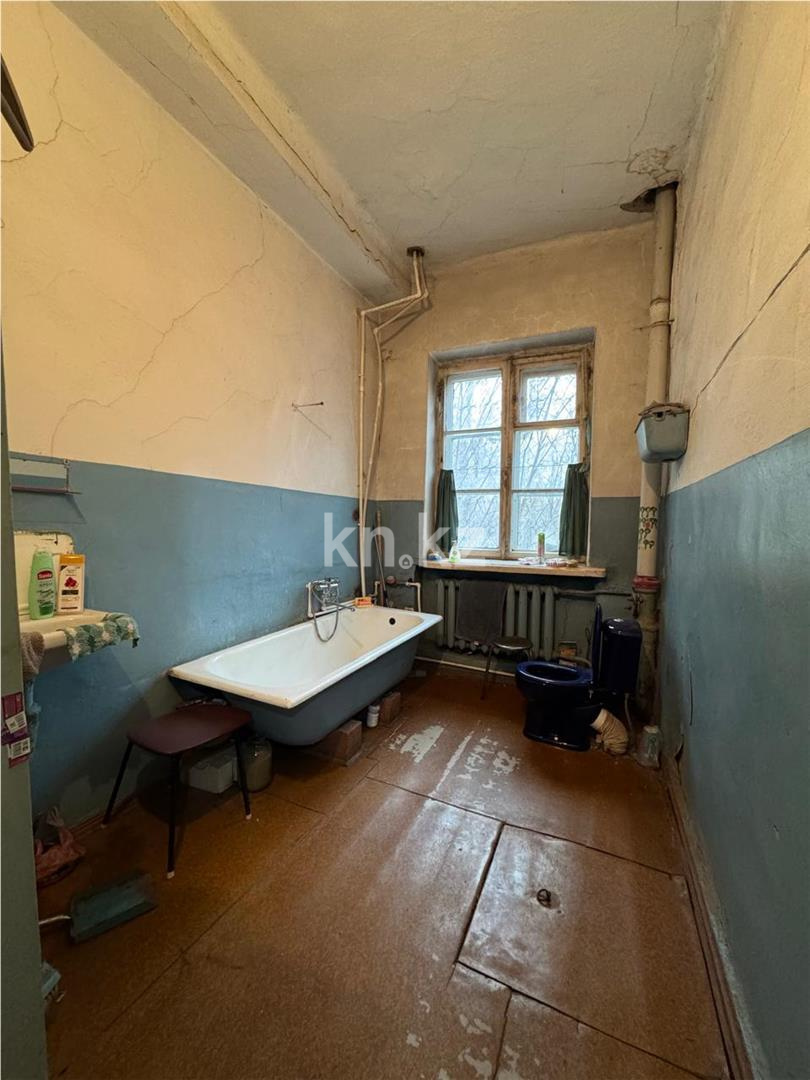 Продажа 3-комнатной квартиры, 74 м², ул. Жамбыла - Продажа  трехкомнатных квартир в Караганде фото 7 из 11