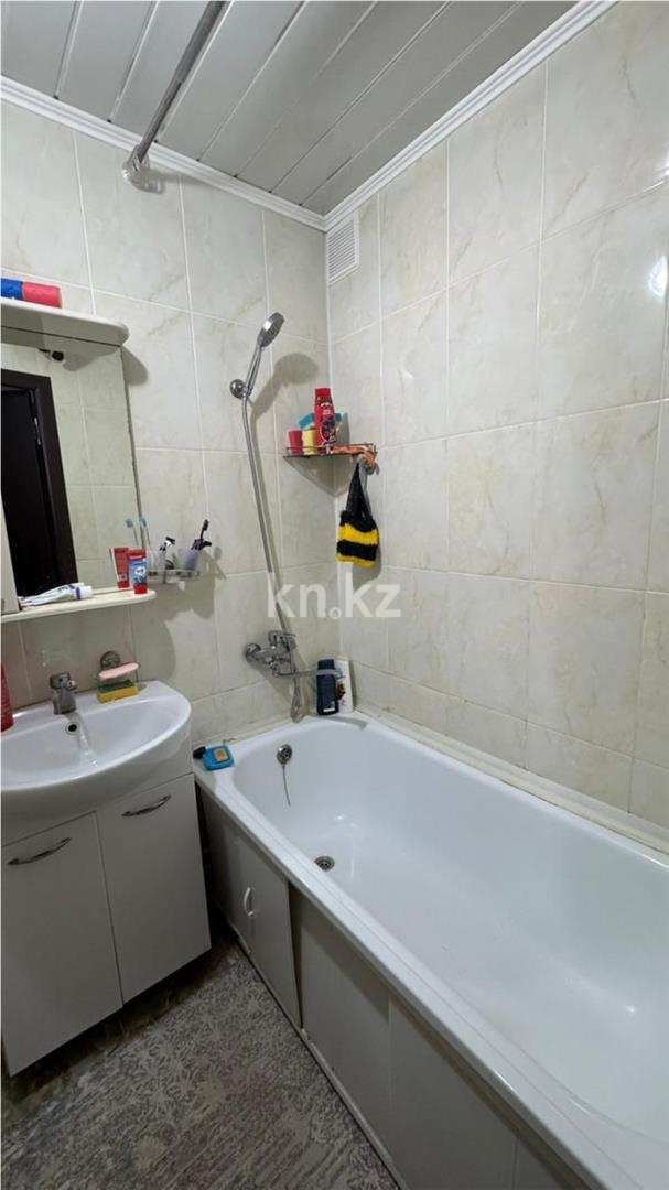 Продажа 4-комнатной квартиры, 63 м², пр. Строителей - Продажа квартир в Караганде фото 9 из 12