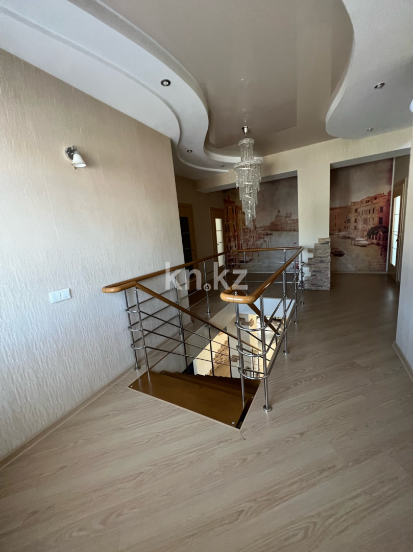 Продажа 7-комнатного дома, 474 м², ул. Комиссарова - Продажа домов и коттеджей в Караганде без посредников фото 15 из 40
