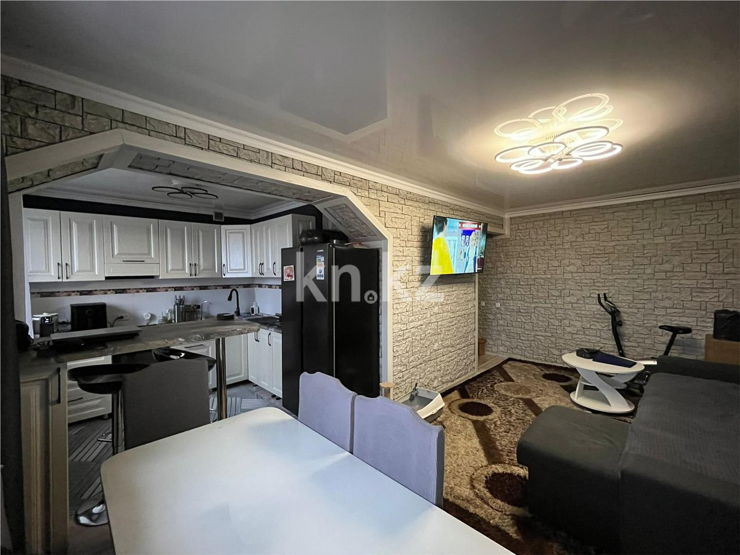 Продажа 2-комнатной квартиры, 44 м² - Продажа квартир в Казахстане - страница 3 фото 2 из 8