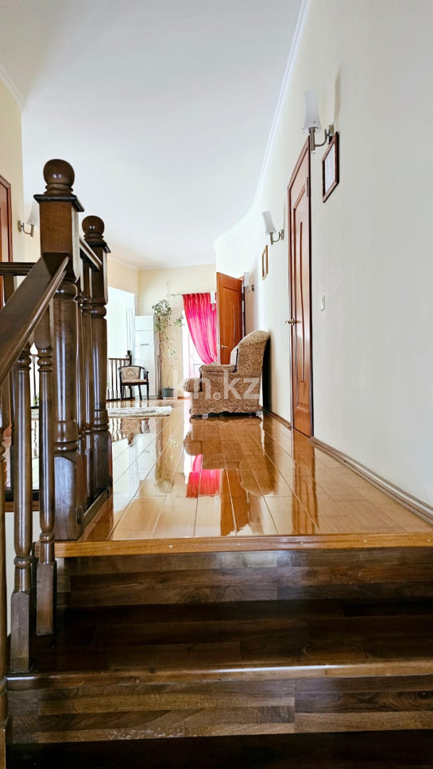 Продажа 7-комнатного дома, 379 м², мкр-н Самал-3 - Продажа домов, коттеджей в Уральске фото 15 из 28