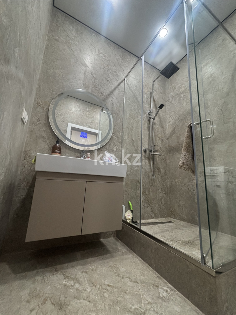 Аренда 3-комнатной квартиры, 90 м², пр. Республики, дом  49 - Аренда квартир помесячно в Караганде фото 16 из 37