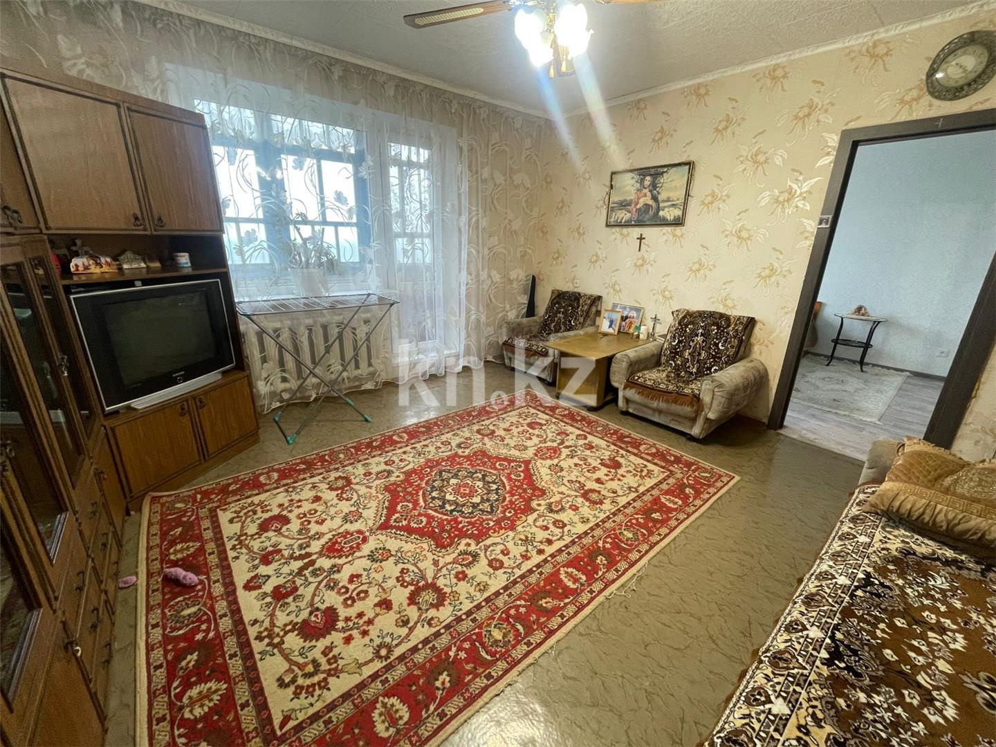 Продажа 4-комнатной квартиры, 80 м², мкр-н Голубые Пруды - Продажа  четырехкомнатных квартир в Караганде фото 1 из 16