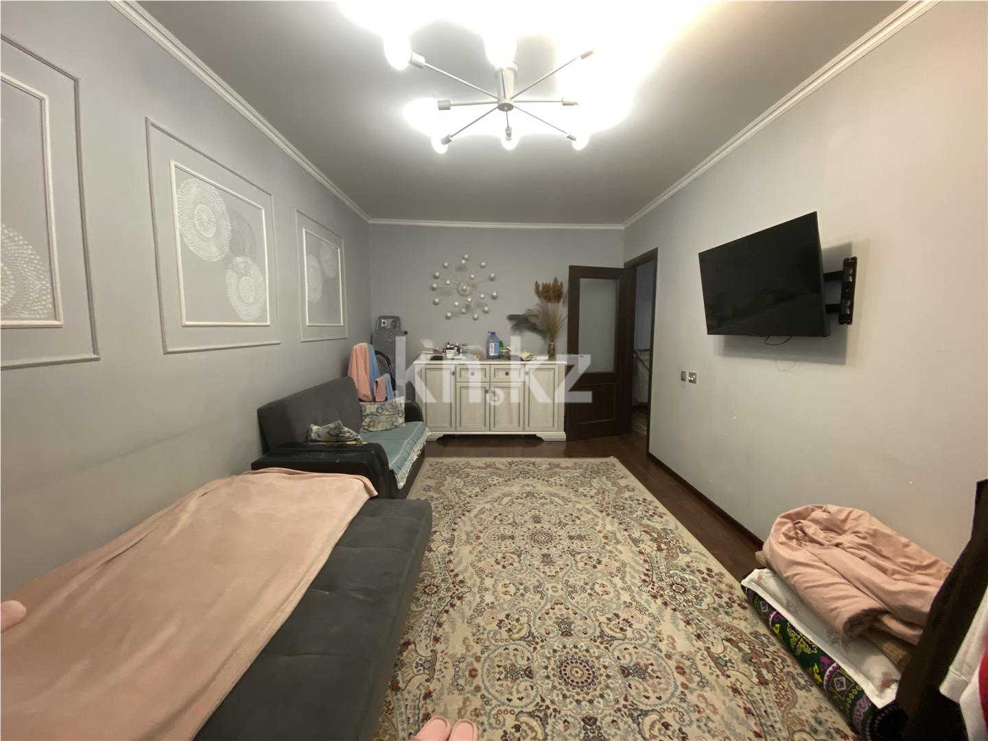 Продажа 3-комнатной квартиры, 61 м², ул. Дюсембекова - Продажа домов, коттеджей в Карагандинской области фото 2 из 12