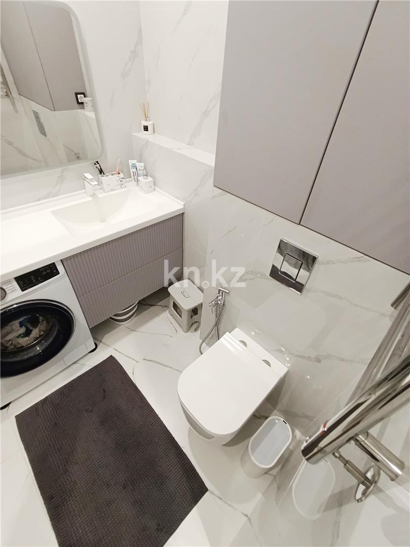 Продажа 3-комнатной квартиры, 94 м², ул. Ашимова, дом  15 в Караганде - фото 19