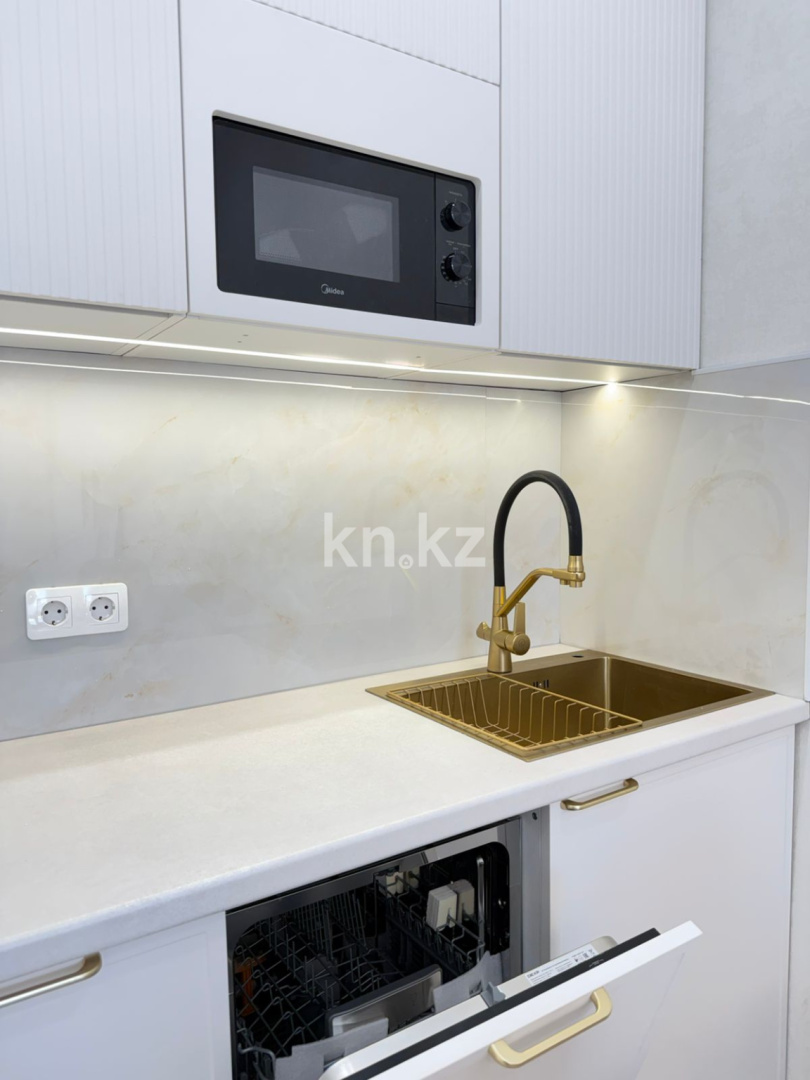 Продажа 4-комнатной квартиры, 92.5 м² в Астане - фото 4