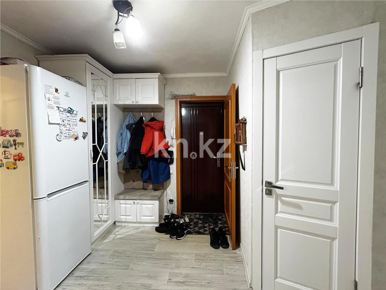 Продажа 3-комнатной квартиры, 63 м², ул. Муканова - Продажа  трехкомнатных квартир в Караганде фото 11 из 13