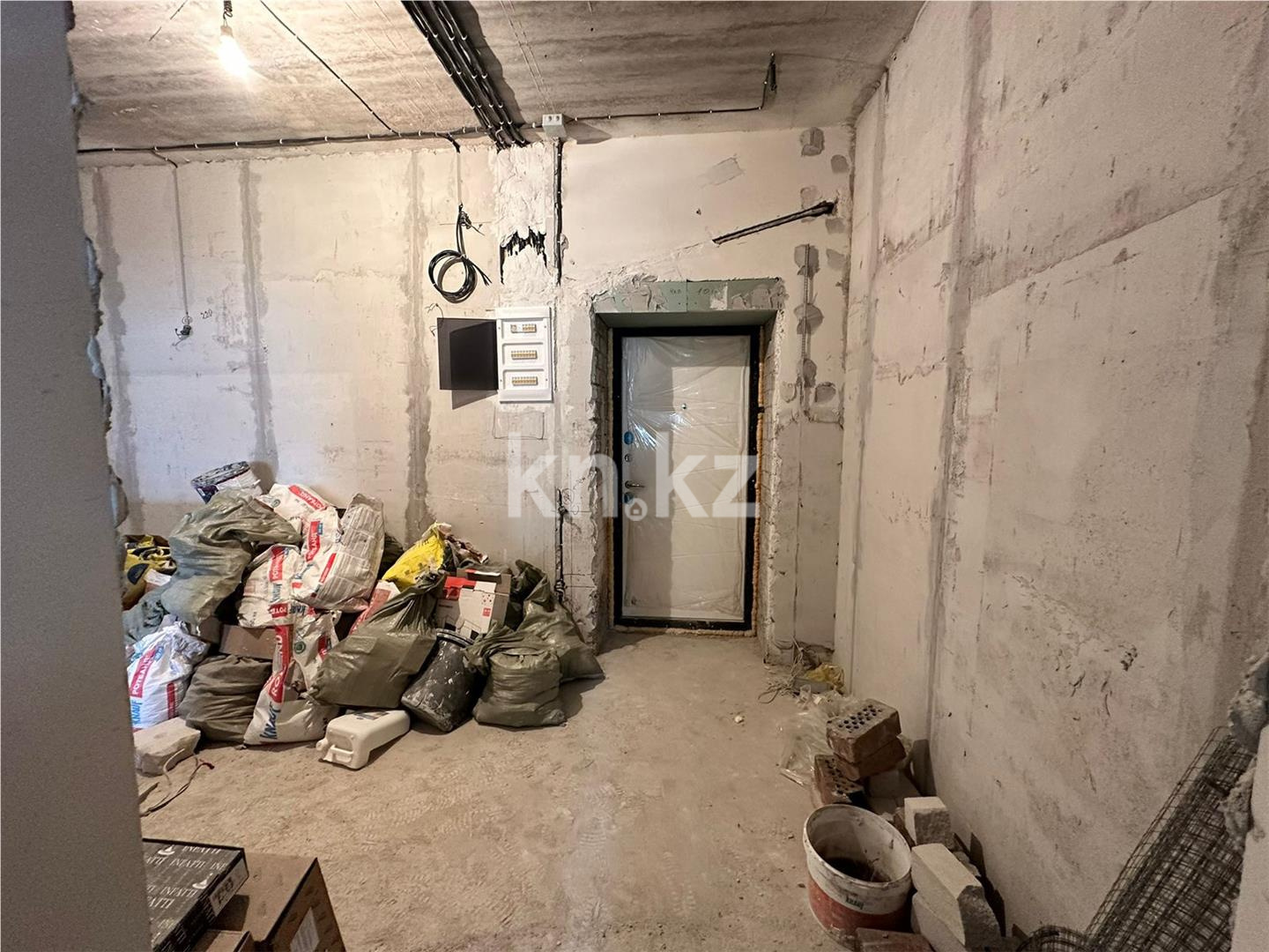 Продажа 3-комнатной квартиры, 104 м², пр. Шахтеров, дом  73/1 - Продажа  трехкомнатных квартир в Караганде фото 14 из 15