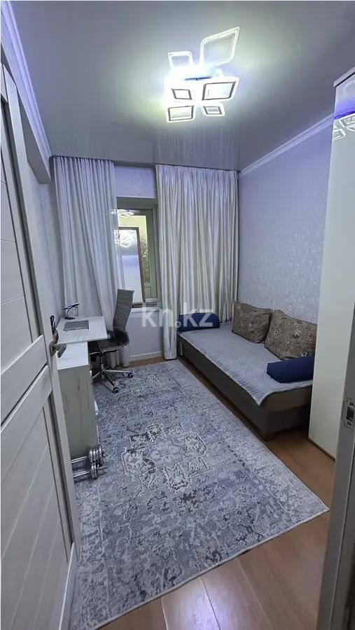 Продажа 4-комнатной квартиры, 69.8 м², ул. Жандосова, дом  162А в Алматы - фото 2