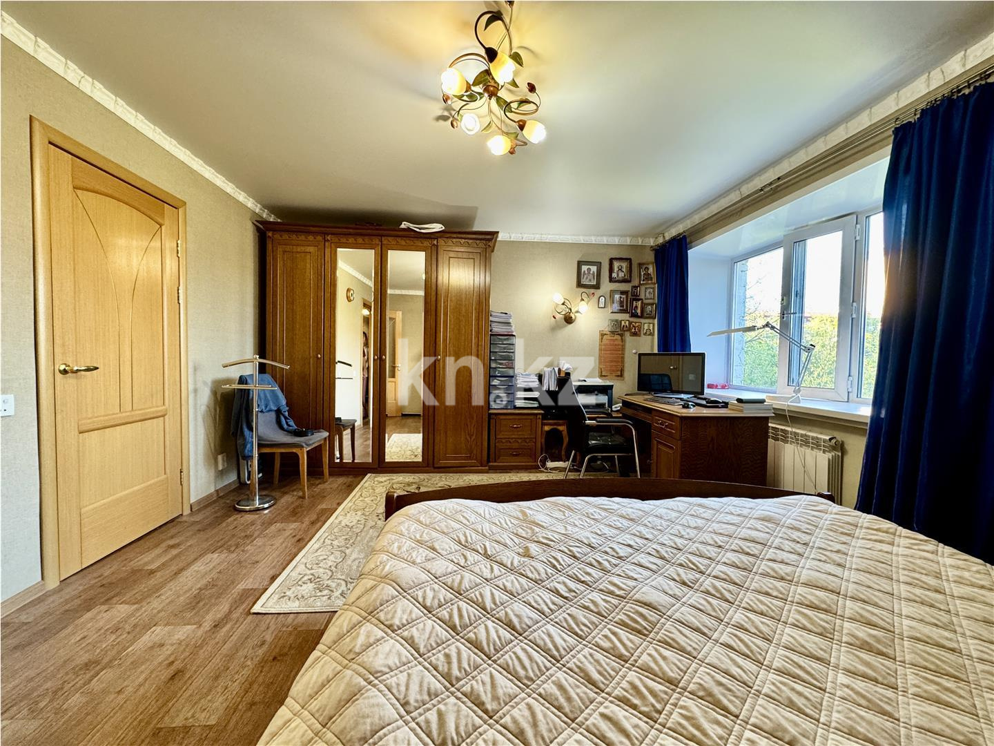 Продажа 3-комнатной квартиры, 93 м², ул. Гоголя, дом  46/3 - Продажа квартир в Караганде фото 14 из 40