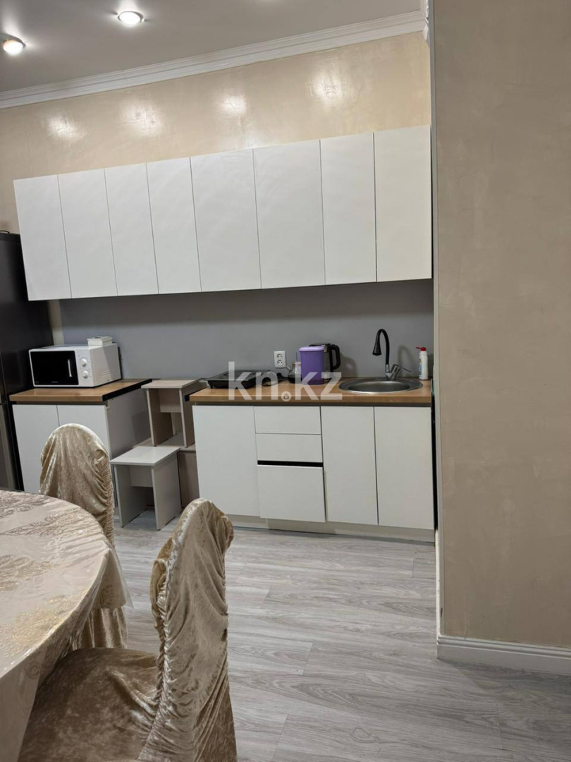 Аренда 1-комнатной квартиры, 63 м² в Астане