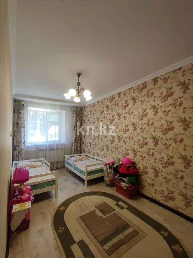 Продажа 3-комнатной квартиры, 64 м², ул. Жандосова, дом  164 в Алматы - фото 3