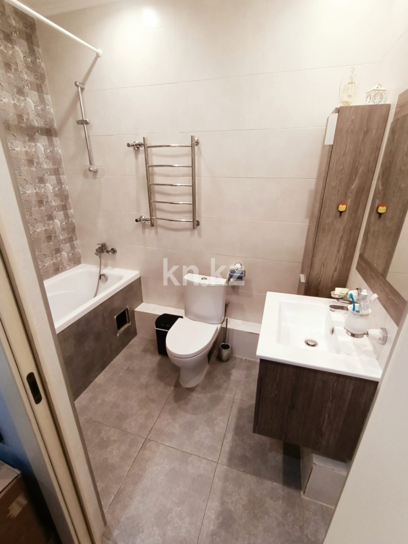 Продажа 4-комнатной квартиры, 129.4 м², ул. Кенесары хана - Продажа и аренда недвижимости в Алматы фото 36 из 40