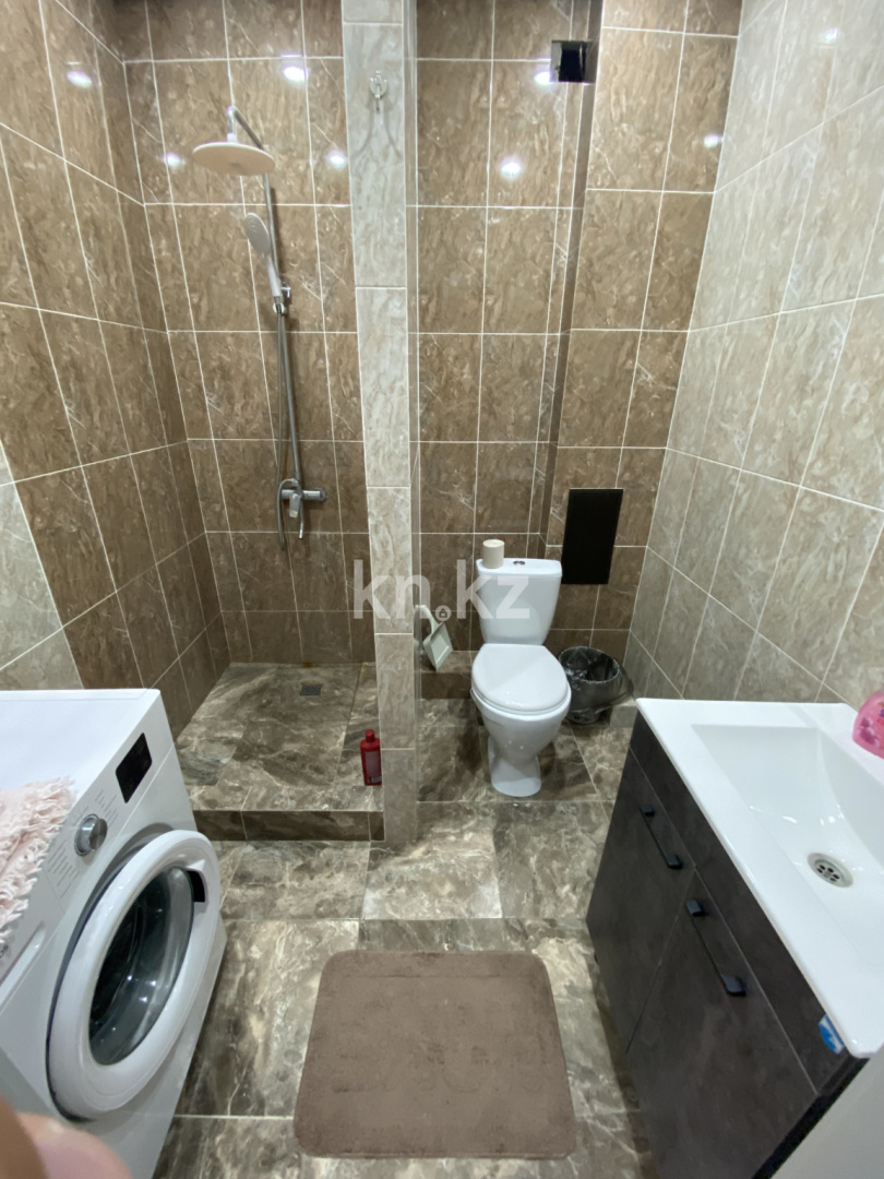 Аренда 1-комнатной квартиры посуточно, 68 м², ул. Самал, дом  70/3 - Аренда жилой и коммерческой недвижимости в Уральске фото 4 из 4