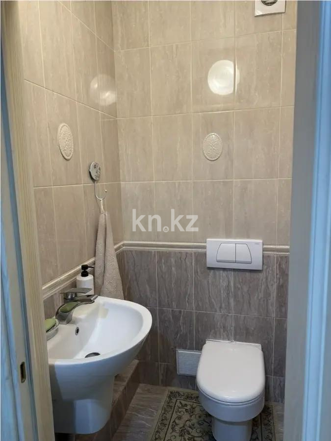 Продажа 3-комнатной квартиры, 135 м², ул. Рыскулбекова, дом  28/1 в Алматы - фото 2